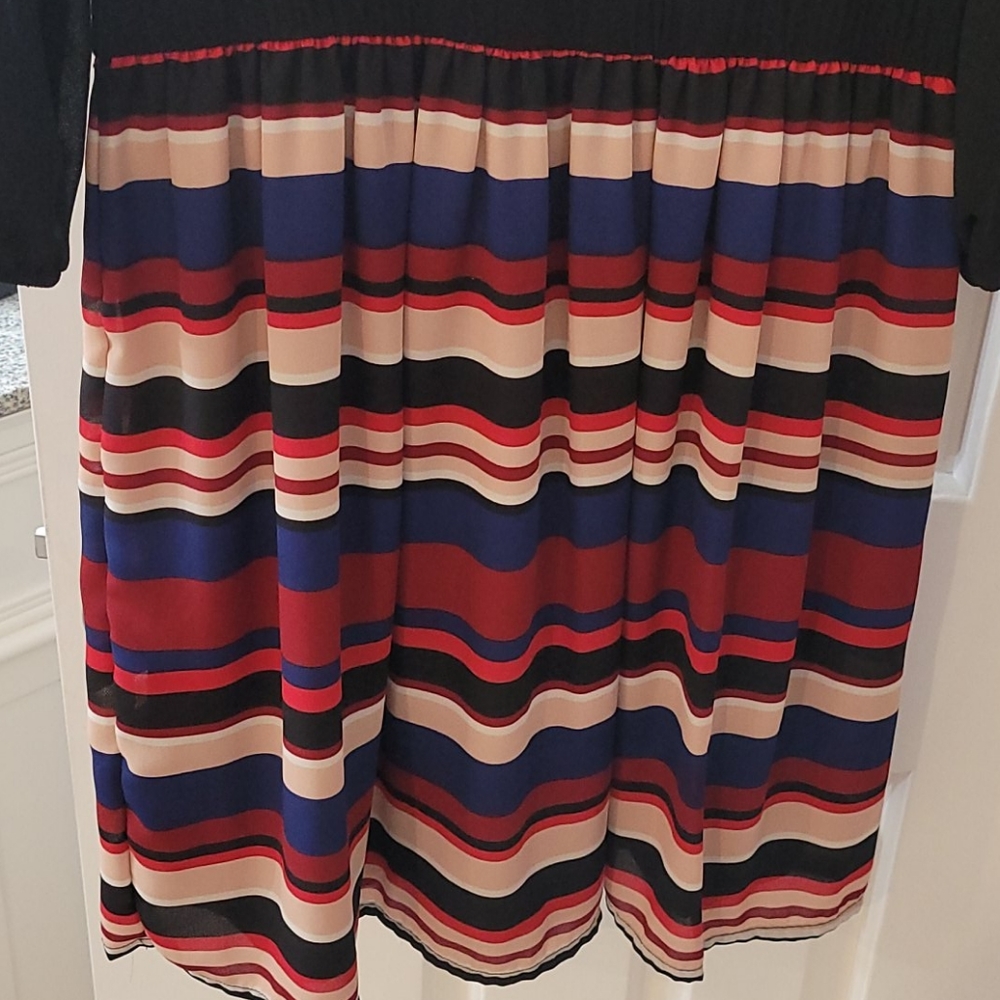 Dress - Picture 2 of 3